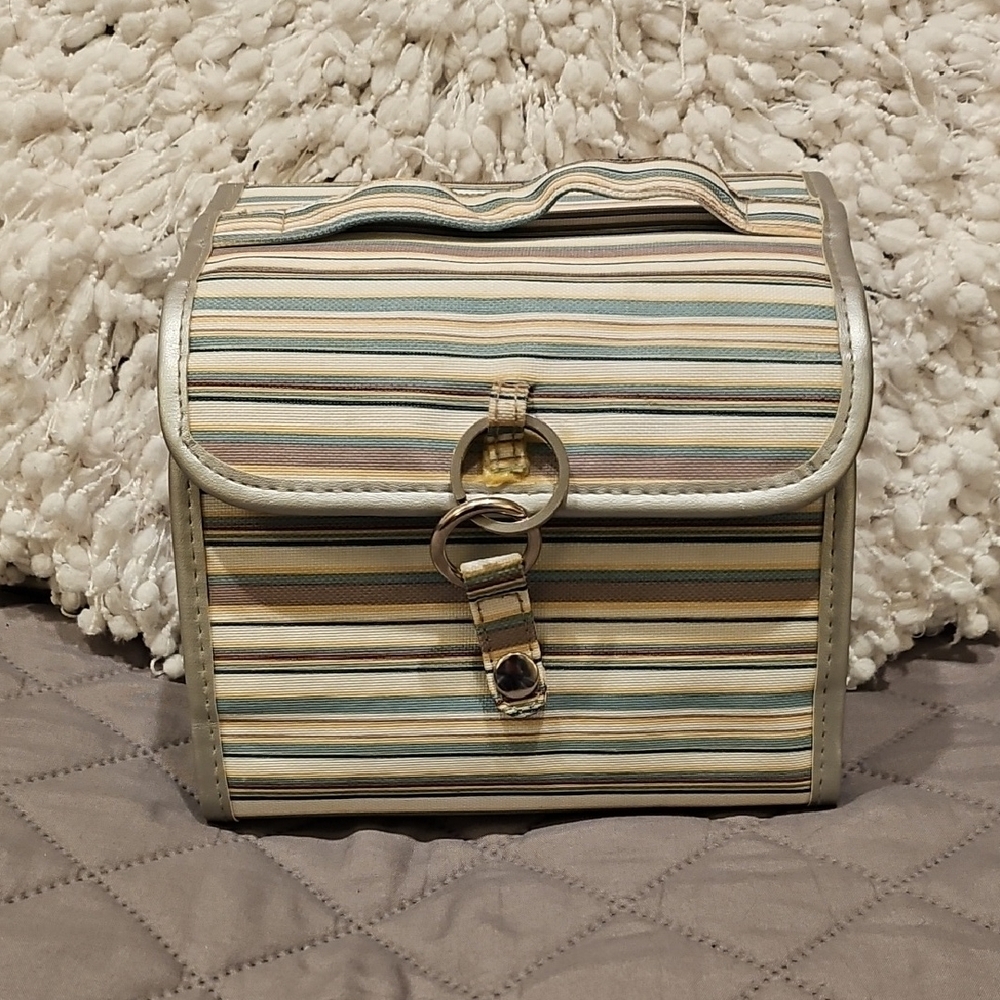 Vintage Avon Cream and Silver Travel Bag with Structured Design